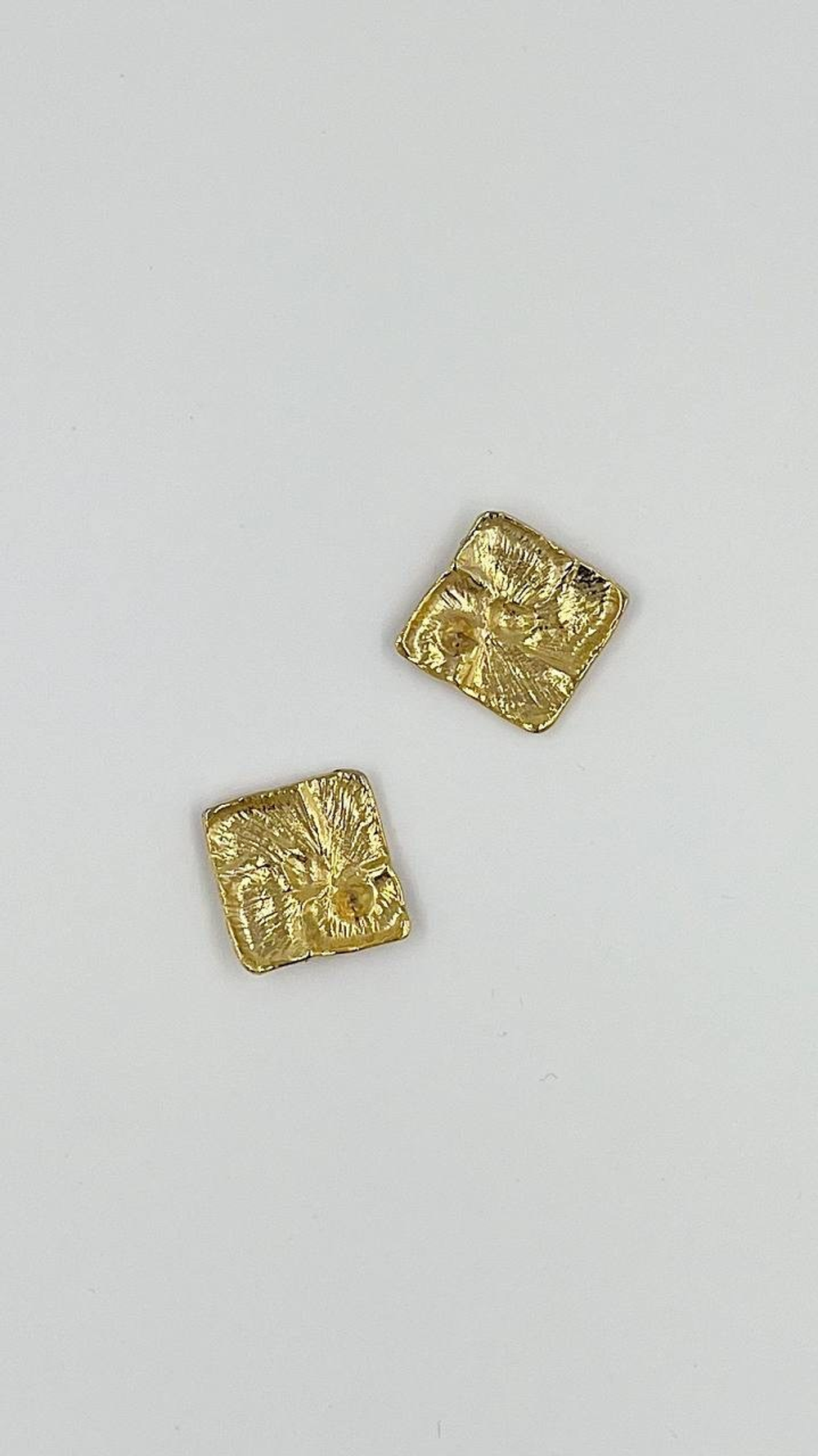 Серьги Ромбы с красной и кремовой эмалью