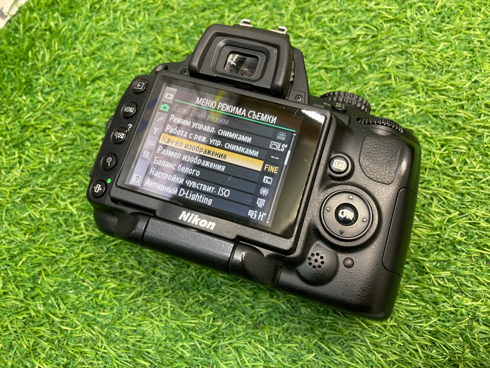 Nikon D5000 39.300 кадров
