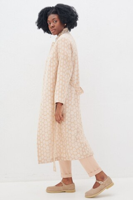 Плащ из песочного жаккарда