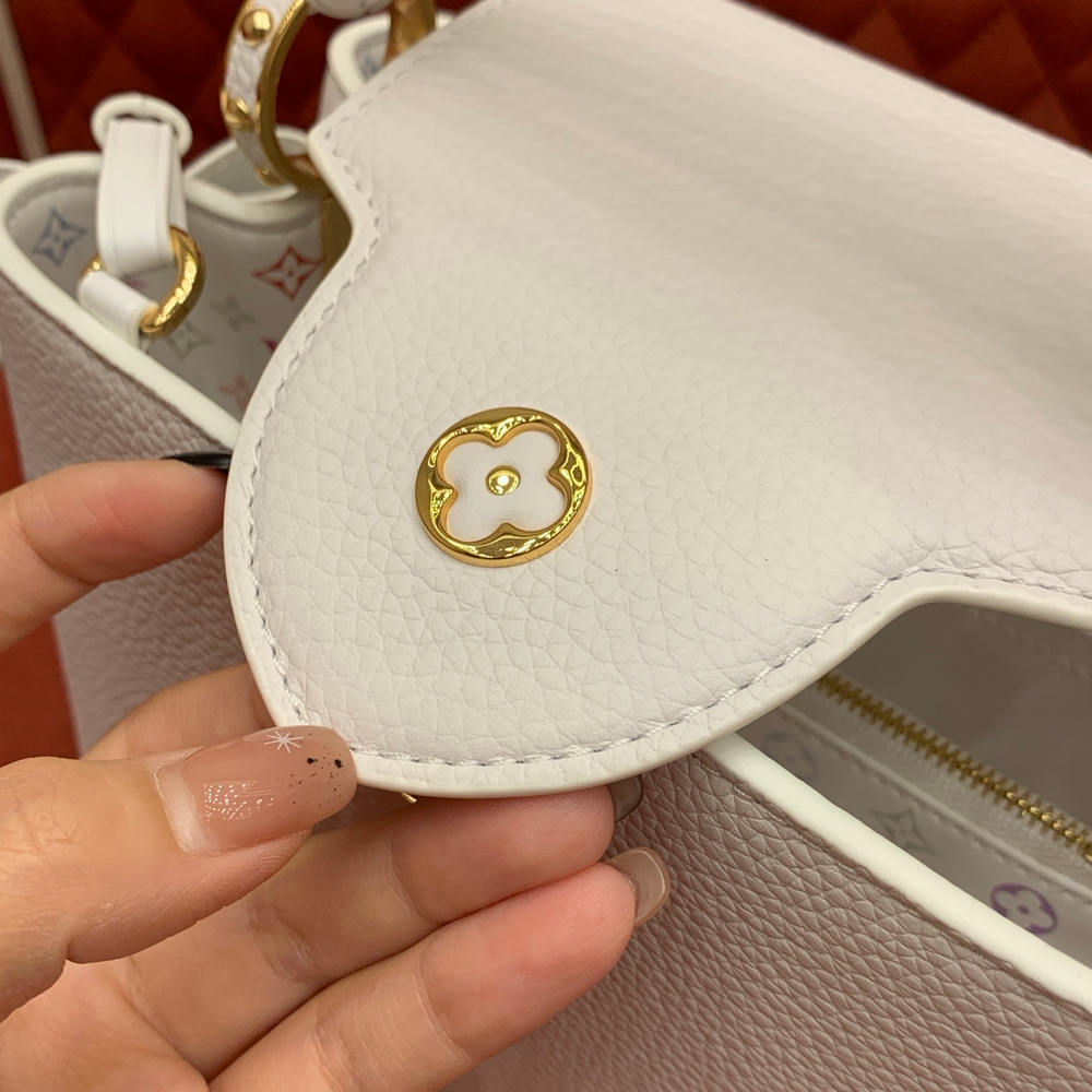 Louis Vuitton Capucines BB