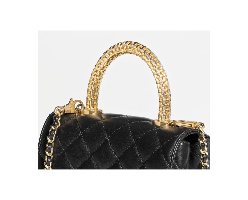 Мини-сумка CHANEL Flap с верхней ручкой из кожи телёнка с декором