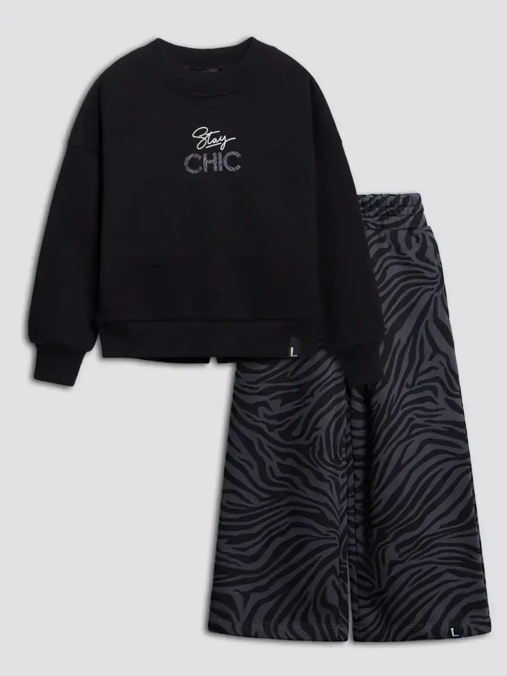 Спортивный костюм для девочки в школу