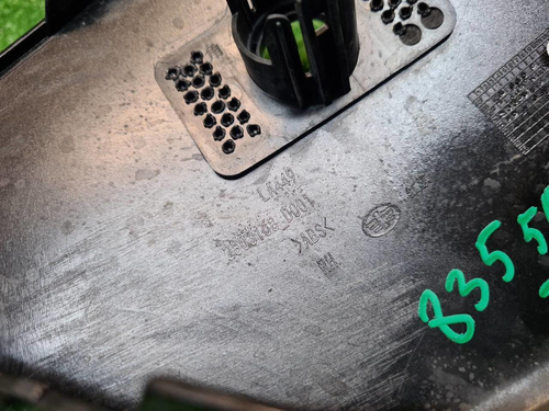 Накладка переднего бампера правая Hongqi HS5 19-нв