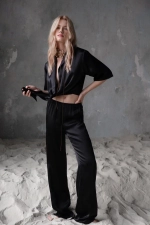 Костюм из натурального шелка, Черный