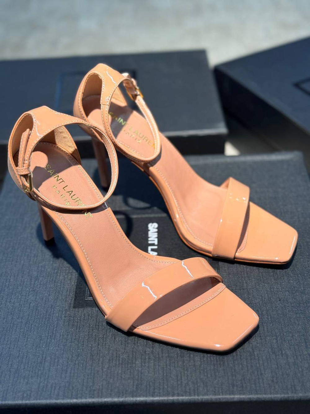 Босоножки Yves Saint Laurent