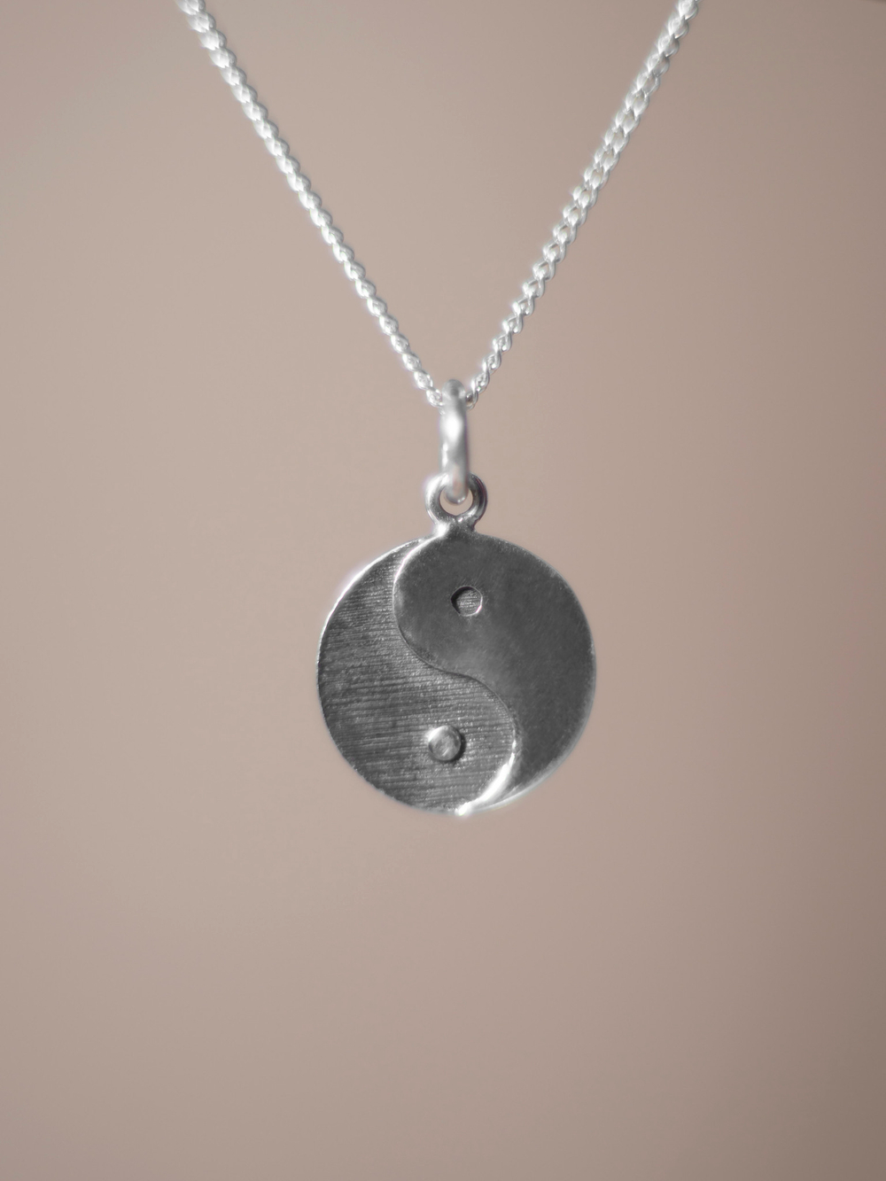 Подвеска ИНЬ-ЯНЬ с цепочкой, серебро