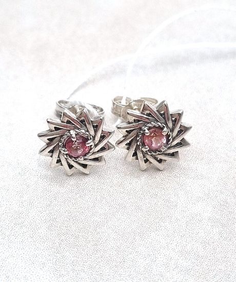 Эрцгамма. Серьги пусеты.