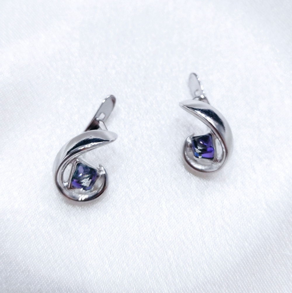 "Адамант" серьги в родиевом покрытии из коллекции "Kaleidoscope" от Jenavi с английским замком