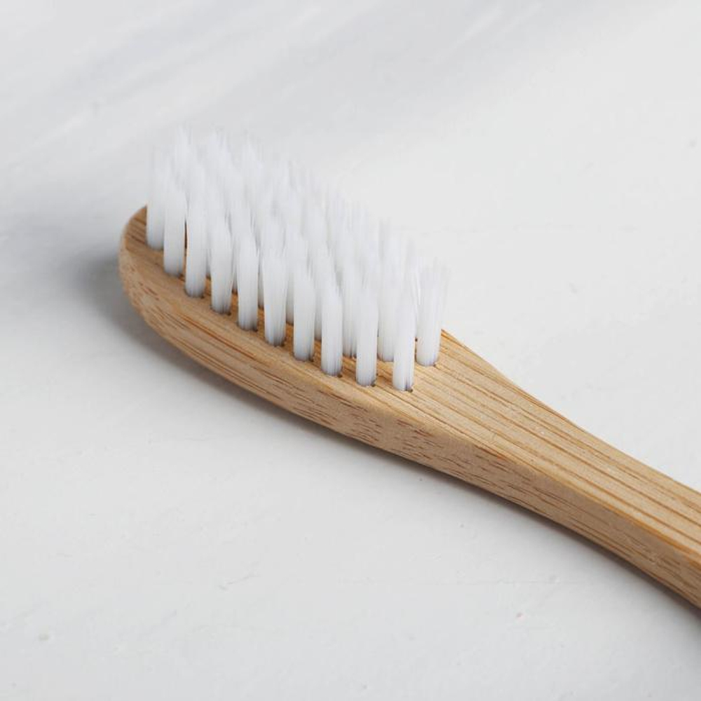 5864364 Детская зубная щётка «Маленький герой», бамбук  15 × 2 × 1,5 см