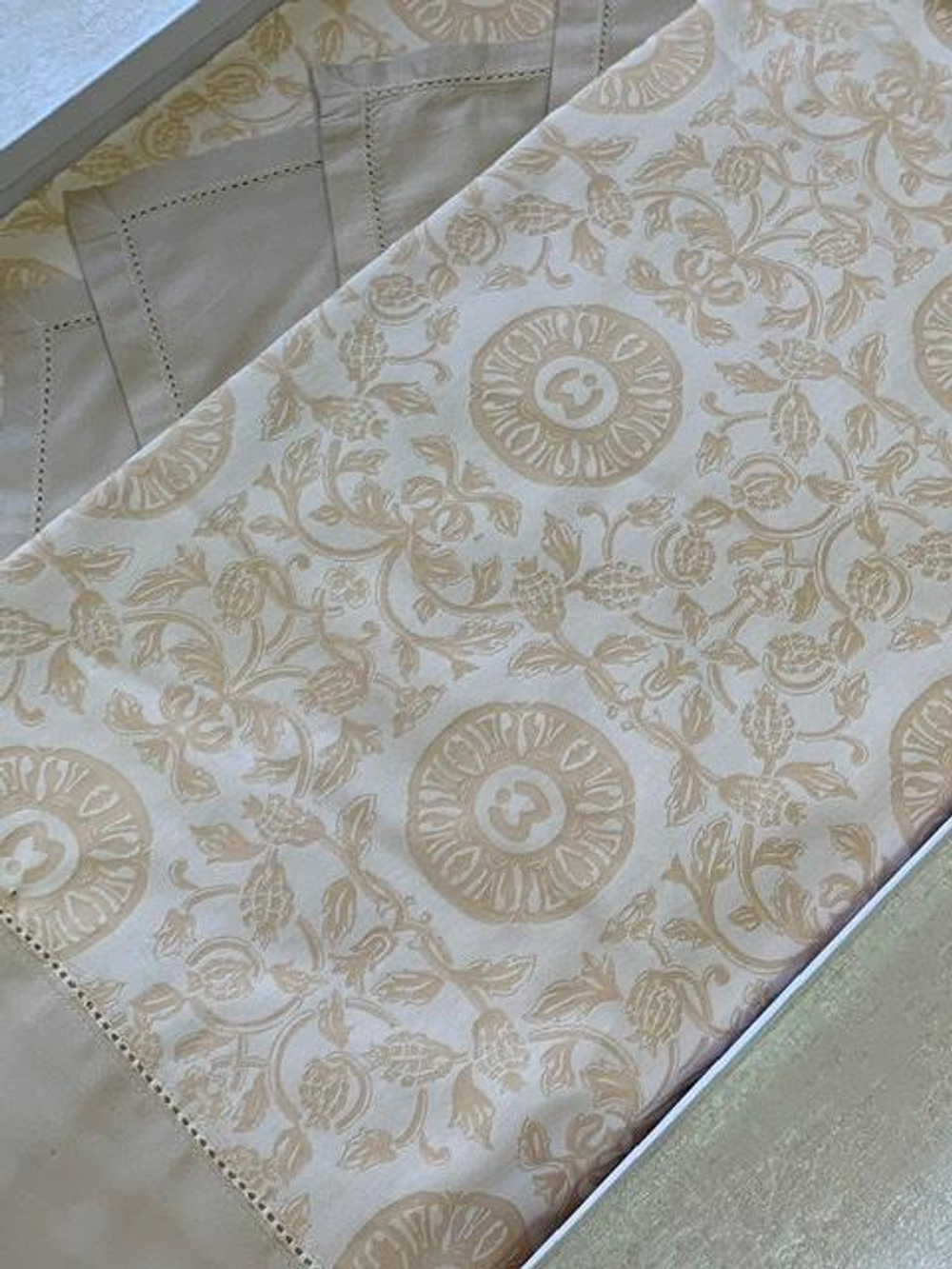 Скатерть 170х270 и 12 салфеток Gamba 1768 Begie светло-бежевая