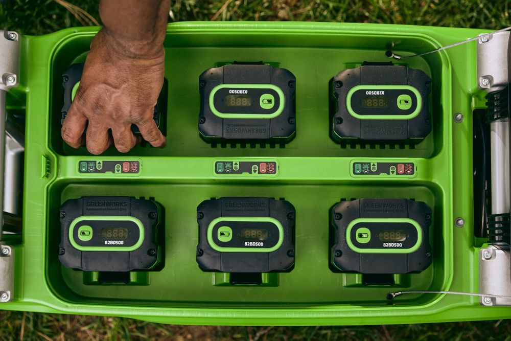 Зарядное устройство для 6 аккумуляторов Greenworks G82CT6 Арт.2955107, 82V