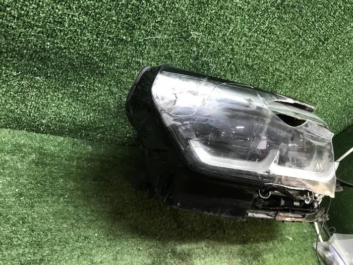 Битая Фара левая BMW X5 G05 (2018-2023) LED