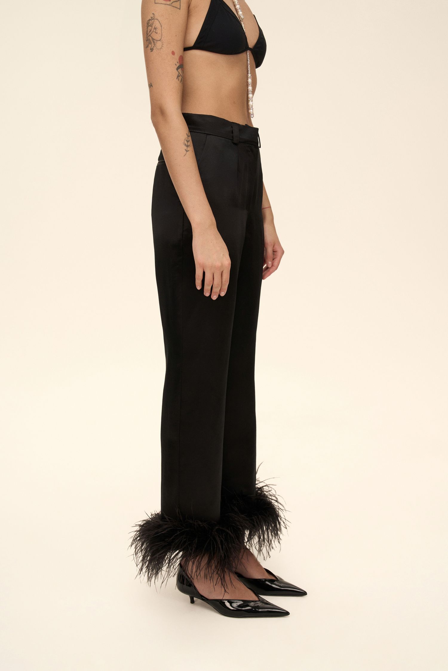 Брюки с перьями ((Little Party Never Killed Nobody)), черные