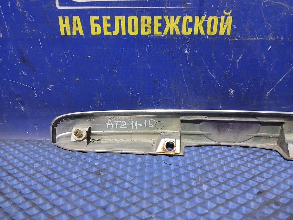 Вставка в багажник центральная TOYOTA CARINA 2001