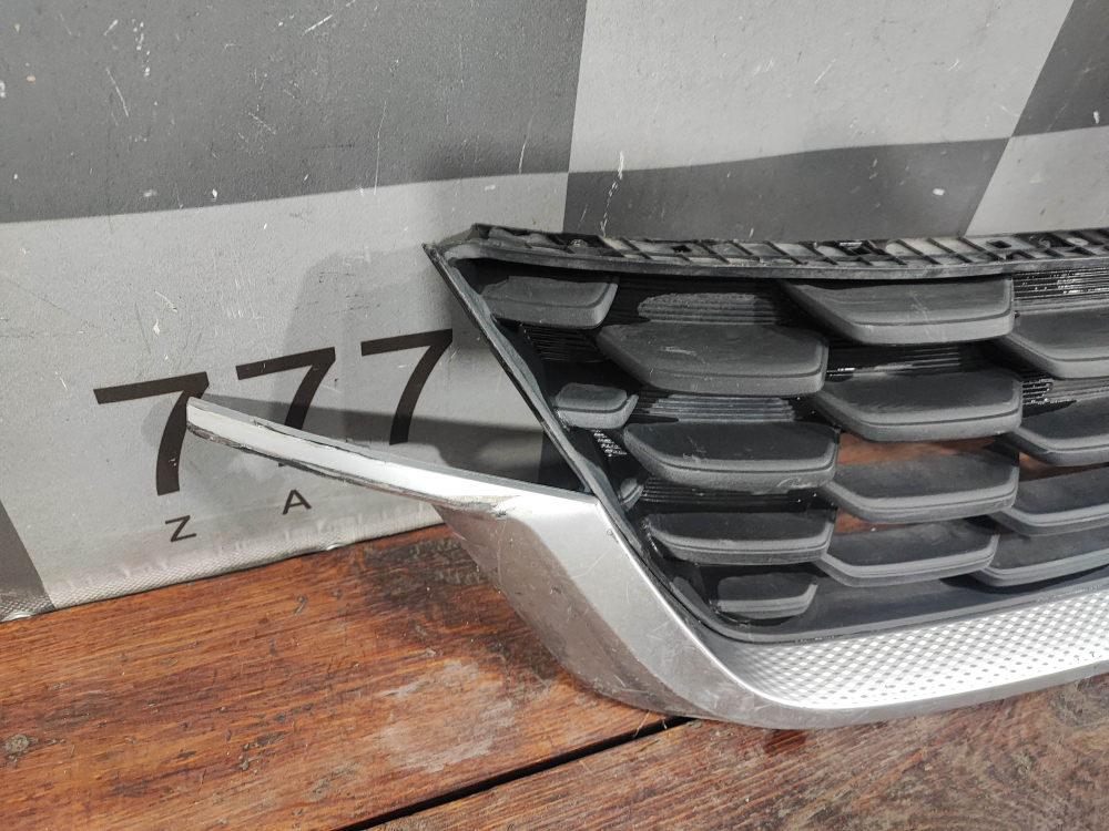 Решетка радиатора Kia Seltos 19-25 Б/У Оригинал 86350Q5000