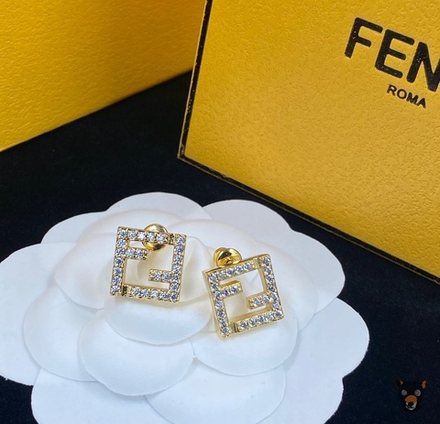 Серьги Fendi