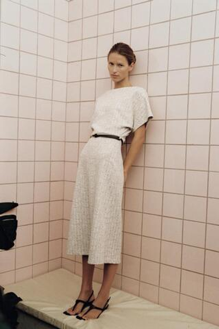 ZARA ПЛАТЬЕ МИДИ С ПОЯСОМ, ЭКРЮ/БЕЖЕВЫЙ