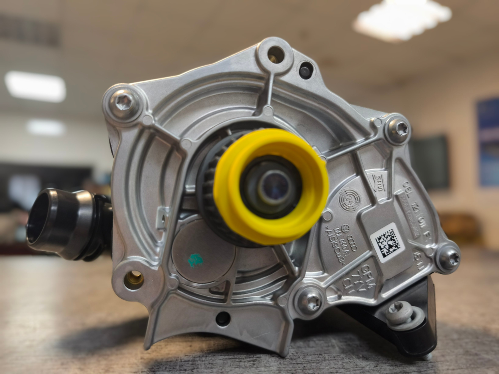 Помпа в сборе с термостатом GEN 3 1.8-2.0T