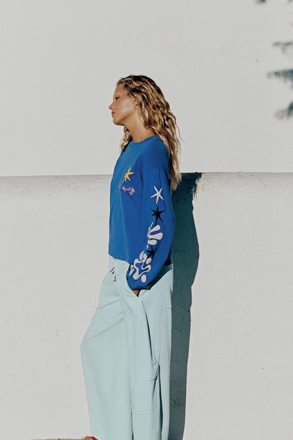 ZARA ФУТБОЛКА HENRI MATISSE С ЭФФЕКТОМ ПОТЕРТОСТИ, СИНИЙ