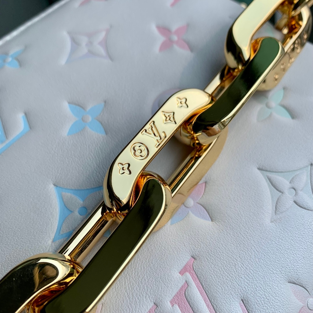 Louis Vuitton Coussin BB