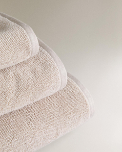 Zara Home - Хлопковое банное полотенце с рисовой строчкой, бежевый, 90х150 см