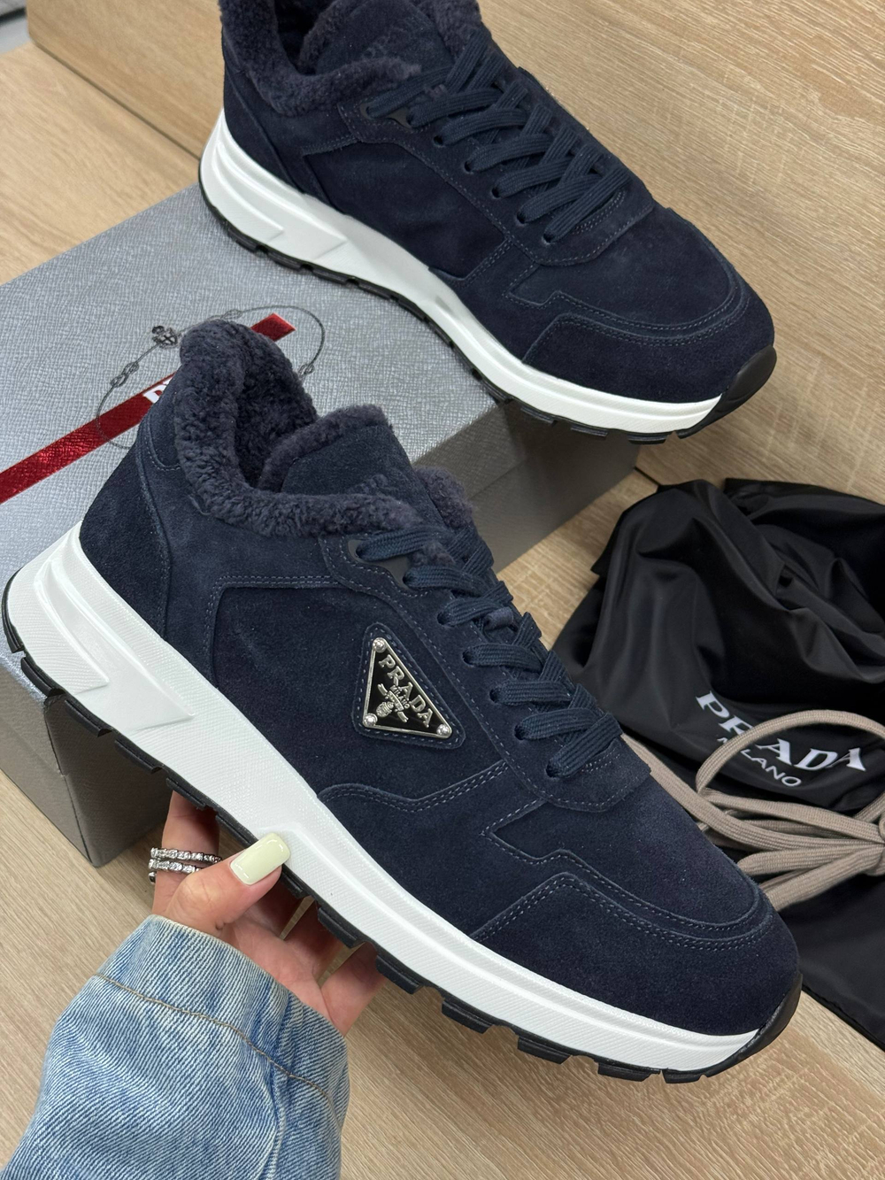 Кроссовки Prada