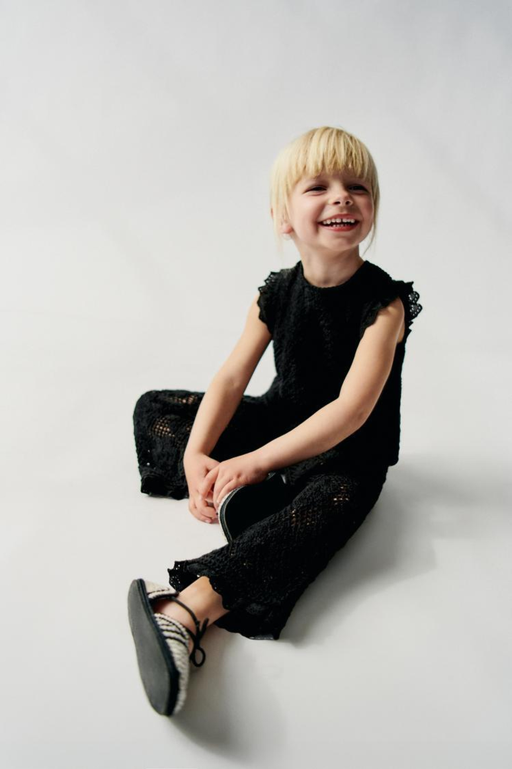 ZARA ТРИКОТАЖНЫЕ БРЮКИ ИЗ КРУЖЕВА КРОШЕ С КРУЖЕВОМ, ЧЕРНЫЙ