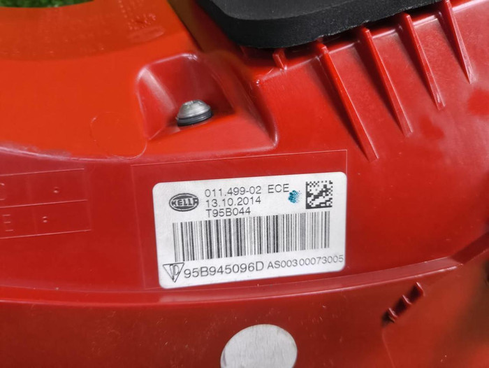 Фонарь правый внешний Porsche Macan (2014-2018)