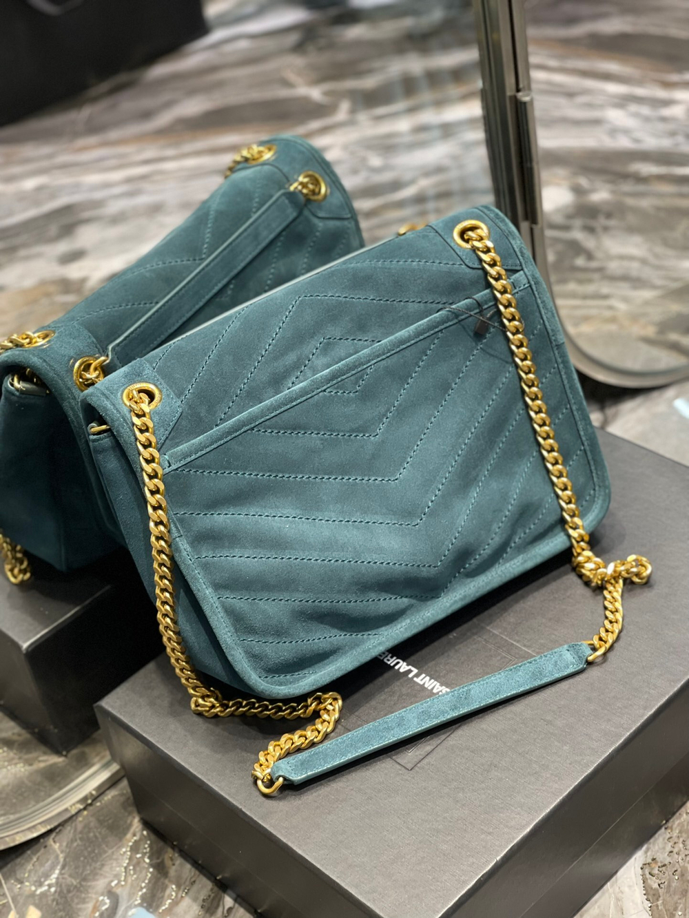 Saint Laurent Niki 28 cm