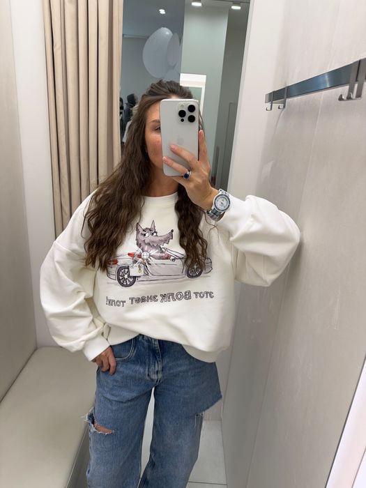 СВИТШОТ РЕНА МОЛОЧНЫЙ ВОЛК ЗНАЕТ ТОЛК