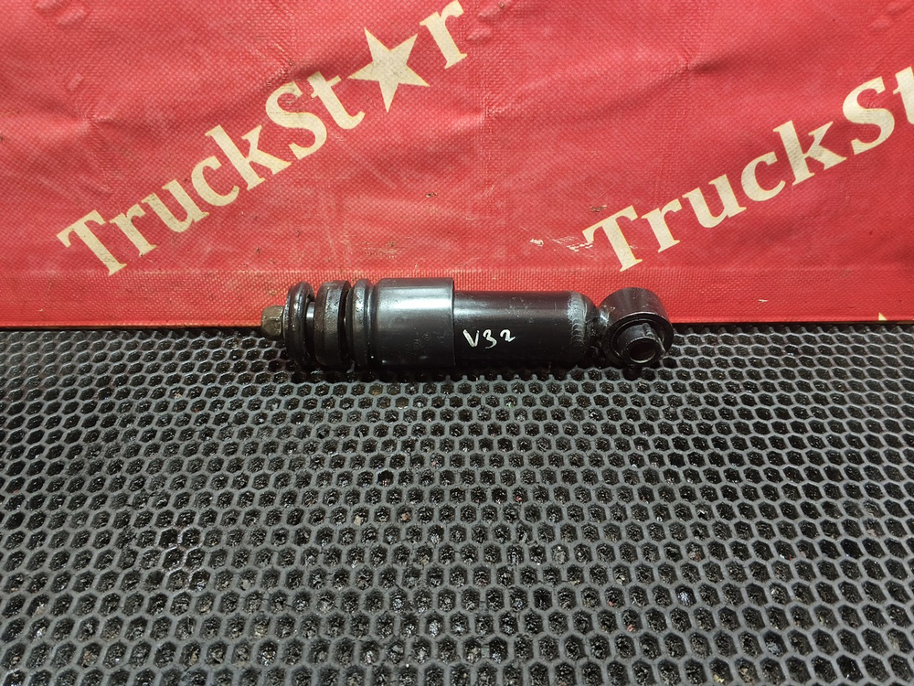 Амортизатор кабины 2017г