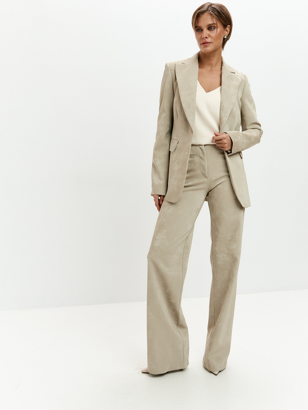 Жакет Скарлет из экокожи в оттенке миндаля