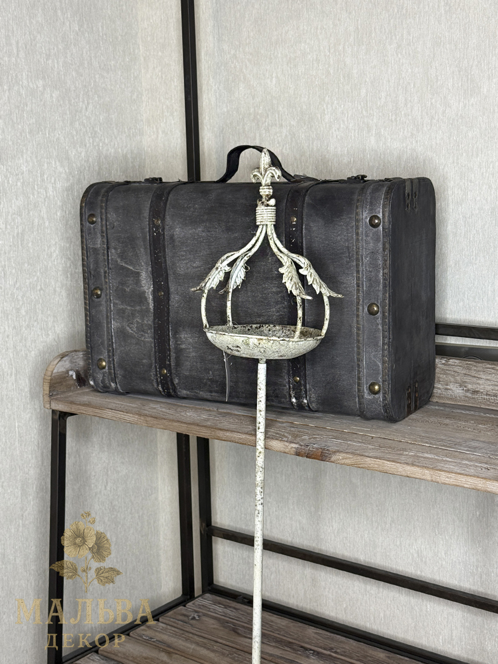 Декор для сада "Флёр де лиз" кормушка для птиц 19x14xH23см + 100см штекер