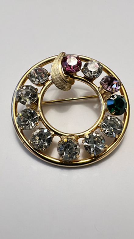 Брошь веночек с кристаллами