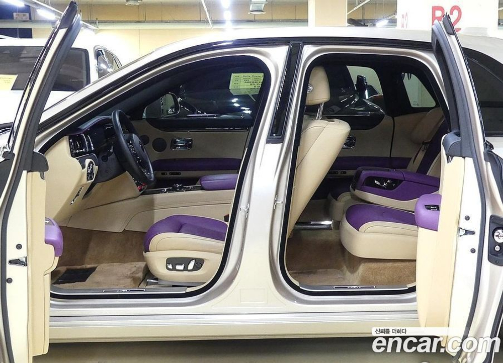 Rolls-Royce Ghost 2 Generation 6.7 V12 Черный Badge (11.2022)