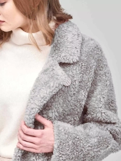 Шуба женская из шерсти мериноса чебурашка тедди, серая, SilverFox