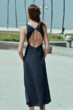 ПЛАТЬЕ С ОТКРЫТОЙ СПИНОЙ ИЗ ЛЬНА, СРЕДНЕЙ ДЛИНЫ - ZARA