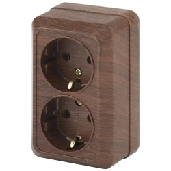 Розетка Intro Quadro 2-204-10 с заземлением двойная 2х2P+E Schuko 16А-250В IP20 открытой установки венге