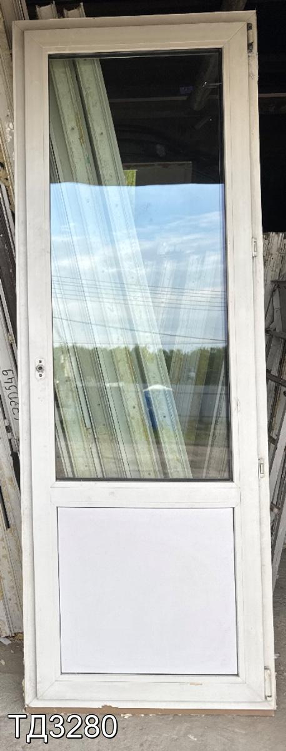 Дверь балконная пластиковая Б/У 2120(в) x 750(ш)