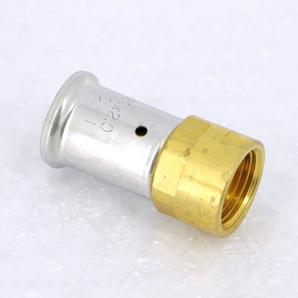 Пресс муфта внутренняя резьба Henco 20 x 1/2*