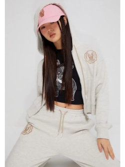 Кепка с жестким козырьком и металлическим логотипом