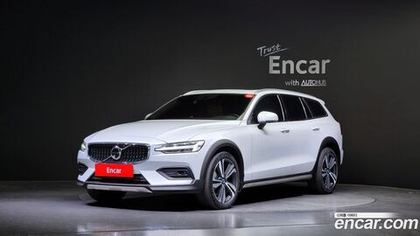 Volvo V60 Cross Country 2 Generation B5 Pro AWD (04.2021)