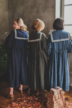 Воротничок-морячка из крапивы цвета хаки