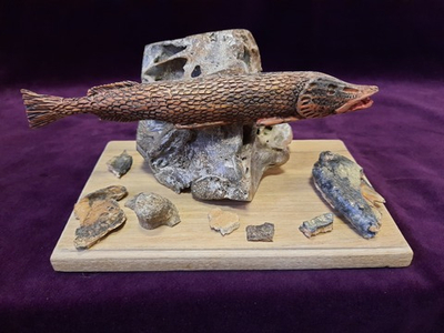 Композиция "На глубине", ископаемая кость, зуб мамонта, красное дерево