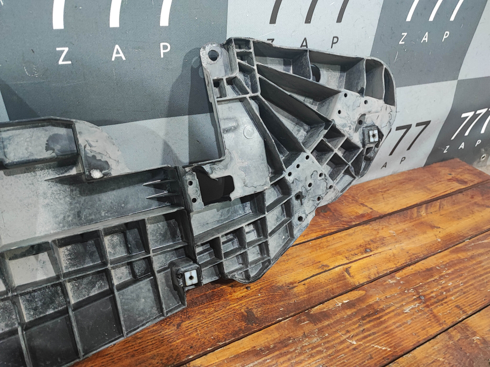 Пыльник защита переднего бампера Toyota Camry (XV70) 17-нв Б/У Оригинал 5261833060