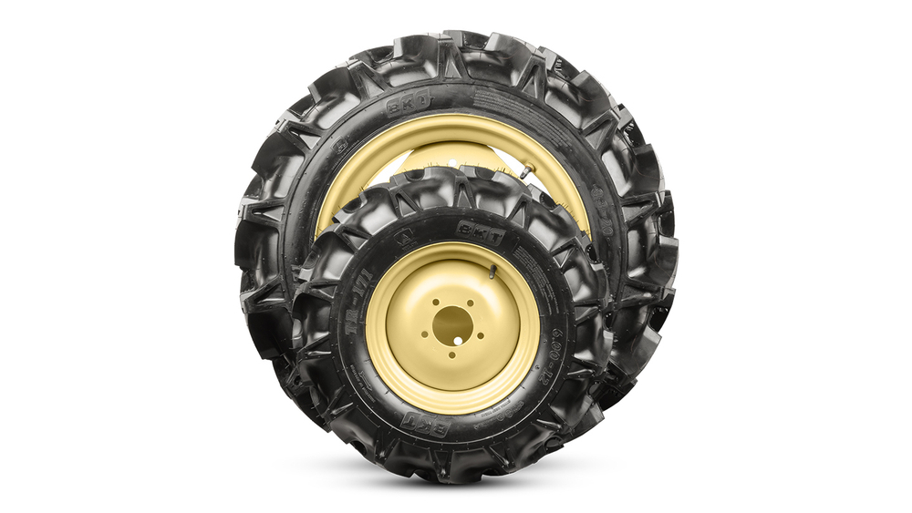 Комплект резины с дисками STD agri для Solis 26 7.00-14 / 8.3-24