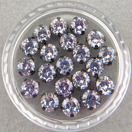 Фианиты шатоны в оправах, лавандовый/темная сталь