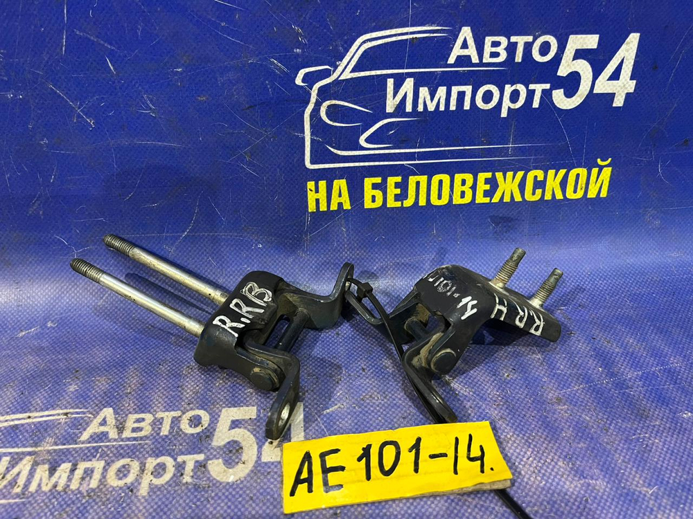 Петля двери задней правой TOYOTA MARINO 1992