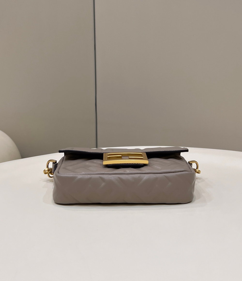 Fendi Baguette 19 cm