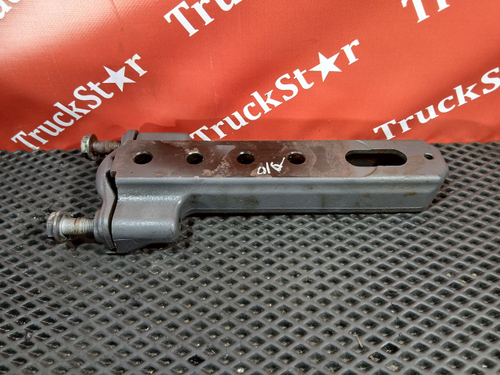 Кронштейн глушителя